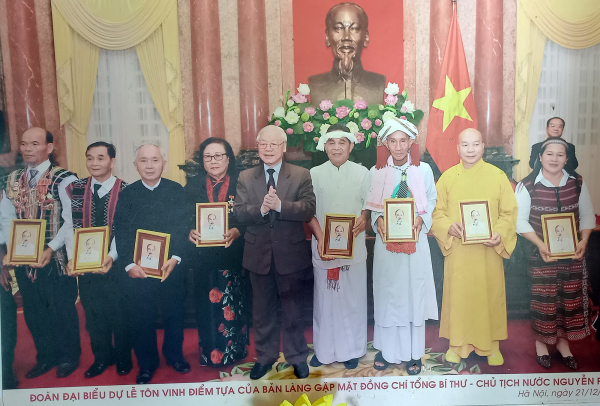 Ký ức về Tổng Bí thư Nguyễn Phú Trọng của một già làng người Cơ Tu -0