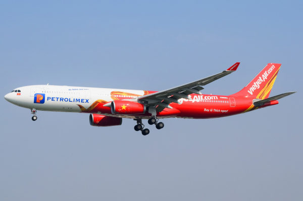 Vietjet và Airbus ký kết hợp đồng 20 máy bay A330neo trị giá 7,4 tỷ Đô la Mỹ tại Farnborough Airshow -0