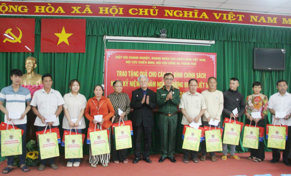 Hội Cựu chiến binh và Hội Cựu Công an TP Hồ Chí Minh tri ân Ngày Thương binh-Liệt sĩ -0
