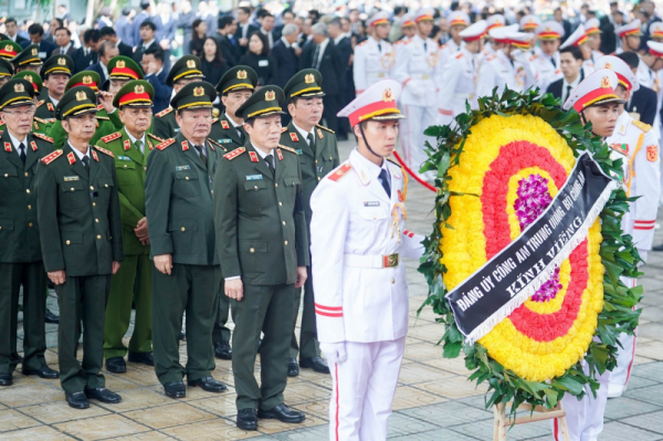 Đoàn đại biểu các đơn vị CAND thành kính viếng Tổng Bí thư Nguyễn Phú Trọng -0