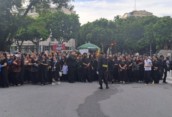 Người dân đổ dồn về Nhà tang lễ Quốc gia viếng Tổng Bí thư Nguyễn Phú Trọng -0