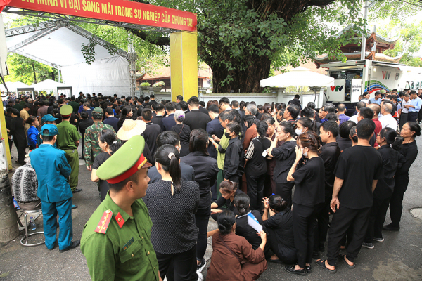 “Tôi thương ông cả cuộc đời giản dị, hy sinh vì dân vì nước” -0