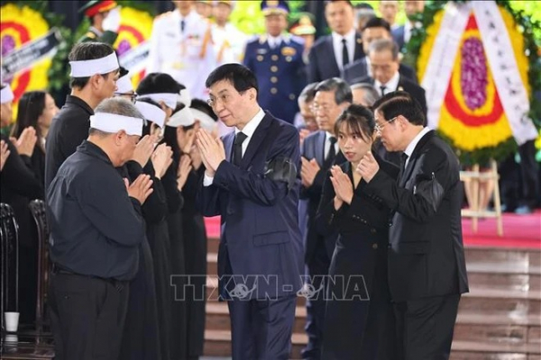 Foreign leaders pay last respects to Vietnamese Party chief -0