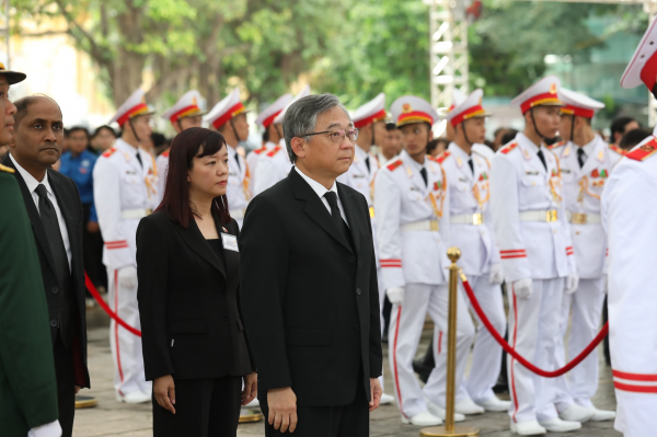 Lãnh đạo nhiều nước và các đoàn quốc tế viếng Tổng Bí thư Nguyễn Phú Trọng tại Hà Nội -0