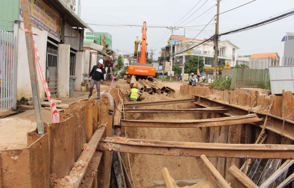 Thi công hệ thống thoát nước làm 15 hộ dân bị sụt lún, nứt  tường  -0