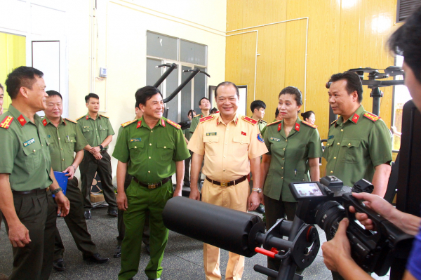 Trao Phòng tập thể dục, thể thao của Bộ trưởng Lương Tam Quang tặng Công an tỉnh Bắc Kạn -2