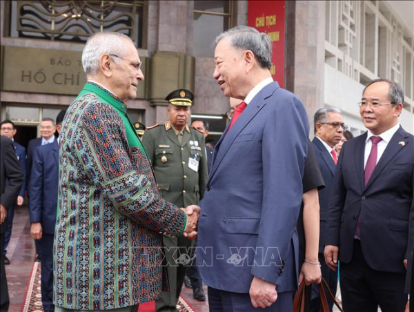 Chủ tịch nước cùng Tổng thống Timor-Leste thăm Bảo tàng Hồ Chí Minh -0