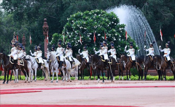 Thủ tướng Narendra Modi chủ trì lễ đón Thủ tướng Phạm Minh Chính thăm Ấn Độ -0