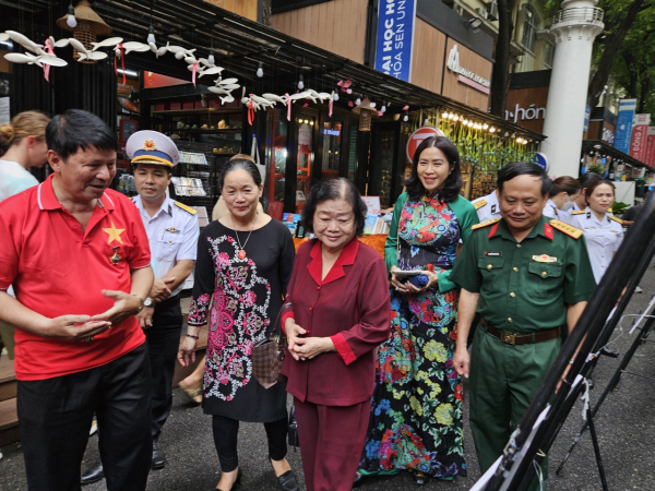 Triển lãm ảnh “Yêu lắm Trường Sa ơi” -0