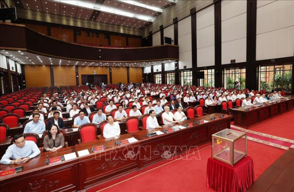 Trung ương nhất trí để đồng chí Lê Minh Khái và 3 đồng chí thôi các chức vụ -0