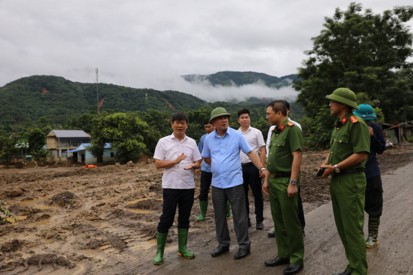 Petrovietnam thăm hỏi, hỗ trợ người dân Sơn La và Điện Biên khắc phục hậu quả mưa lũ -0