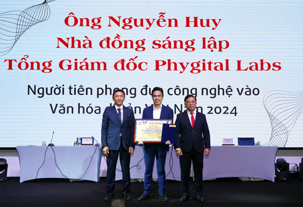 Phygital Labs nhận bằng khen “Startup tiên phong trong Hành trình phát huy giá trị Văn hoá Di sản 2024” -0