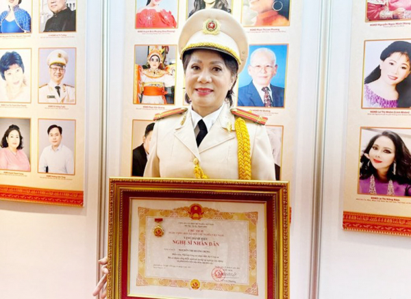 nghệ sĩ hương dung vinh dự nhận danh hiệu nsnd.jpg -0