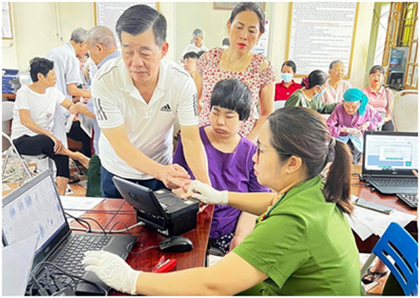 Ra quân thực hiện cấp Căn cước và triển khai Luật Căn cước trên địa bàn tỉnh Yên Bái -1