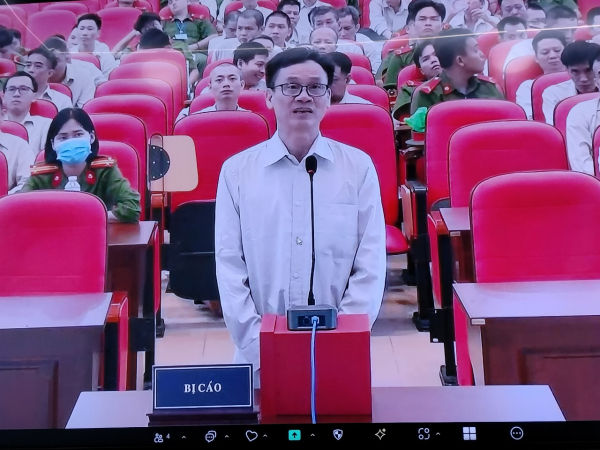 Bị cáo cố tình chối bỏ trách nhiệm -0