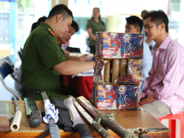 Có sẵn hung khí trong tay dễ biến mình thành người phạm tội -3