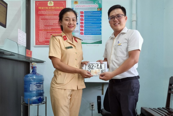 Quảng Nam triển khai đăng ký xe bằng dịch vụ công toàn trình -0