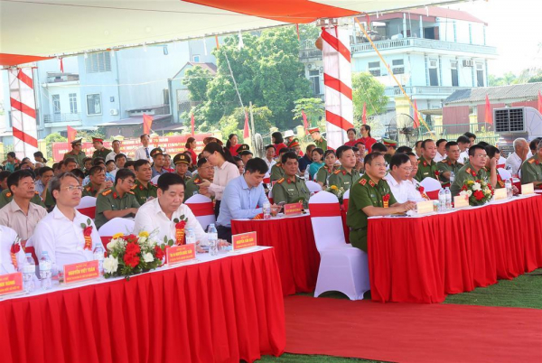 Deputy Minister Nguyen Van Long attends “All people protecting national security” Festival in Bac Giang -0