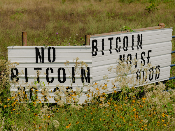 Khốn khổ vì sống cạnh trạm đào” Bitcoin -0