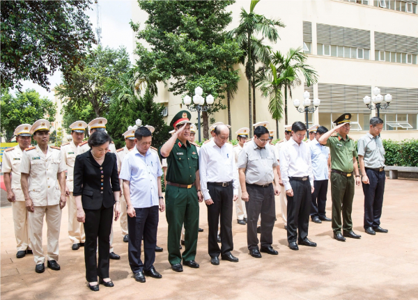 Thủ tướng Phạm Minh Chính thăm cán bộ, chiến sĩ Công an tỉnh Đắk Lắk -0