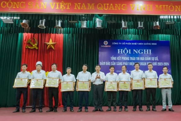 Tổng kết phong trào thi đua giảm sự cố, đảm bảo sẵn sàng phát điện giai đoạn mùa khô 2023 - 2024 -0