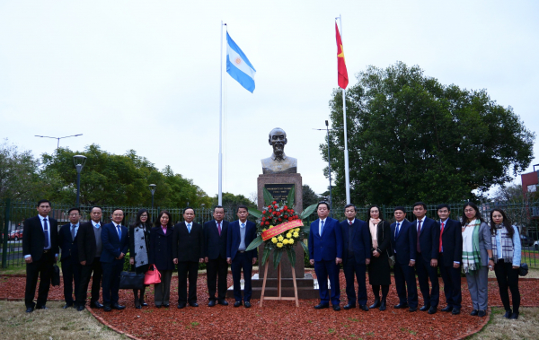 Củng cố và tăng cường quan hệ Việt Nam - Argentina -1