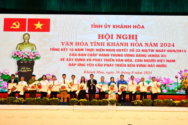 Xây dựng Khánh Hòa văn minh, thân thiện, mến khách, hiền hòa, hạnh phúc, thuần hậu. -0