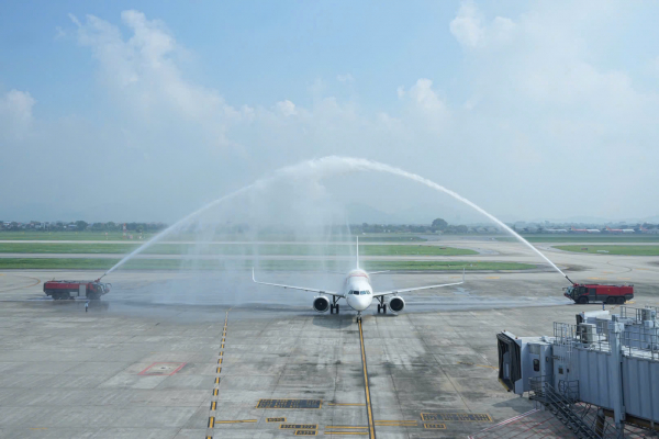 Thêm một hãng hàng không Trung Quốc kết nối đường bay tới Hà Nội  -0