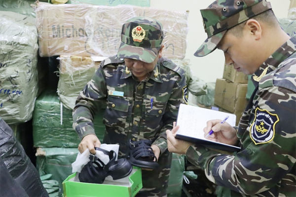 Hải quan Quảng Ninh kiểm soát thuốc lá điện tử, thuốc lá nung nóng -0