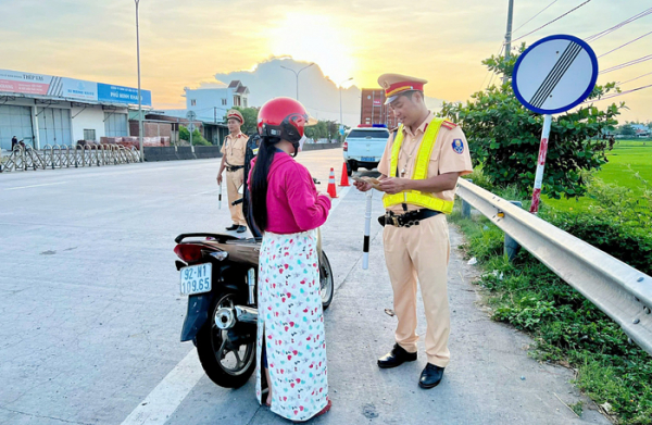 Quảng Nam thực hiện “4 hơn” trong đảm bảo an toàn giao thông -0