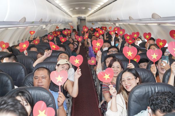 Muôn ánh sao vàng rộn ràng trên những chuyến bay Vietjet dịp kỷ niệm Quốc khánh 2/9 -0