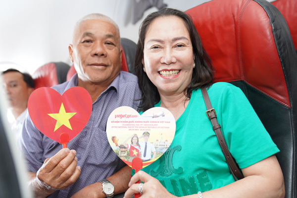 Muôn ánh sao vàng rộn ràng trên những chuyến bay Vietjet dịp kỷ niệm Quốc khánh 2/9 -0