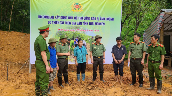 Xúc động nhận nhà mới, người dân Thái Nguyên viết thư cảm ơn Bộ trưởng Bộ Công an -0