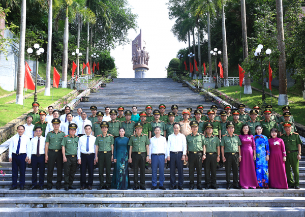 Đoàn công tác của Bộ Công an về nguồn tại Nha Công an Trung ương -0