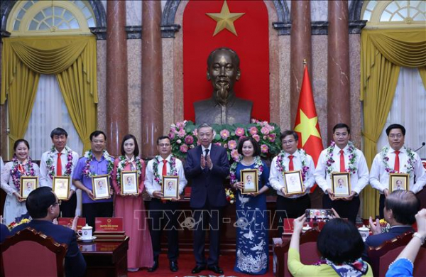 Phong trào 'Tham mưu giỏi, phục vụ tốt' góp phần nâng cao đạo đức công vụ -0