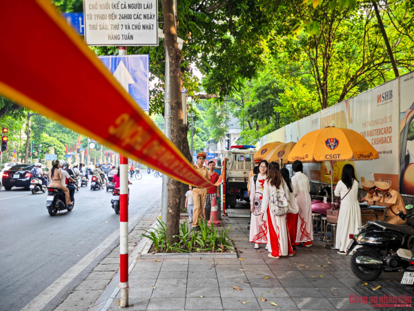 Công an Hà Nội đảm bảo an ninh, ATGT ngày học sinh tựu trường -1