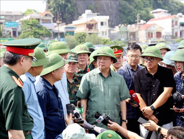 Phó Thủ tướng Trần Hồng Hà: Chủ động phòng chống gió mạnh, vùng hoàn lưu lớn và nguy cơ sạt lở cao trên diện rộng -0