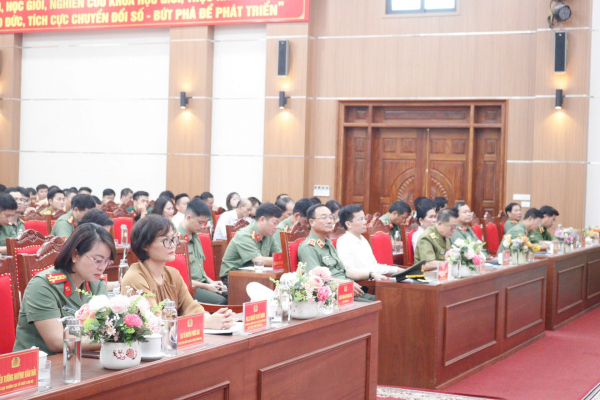 Trường Cao đẳng ANND I đẩy mạnh chuyển đổi số, xây dựng đội ngũ giáo viên vững mạnh toàn diện -0