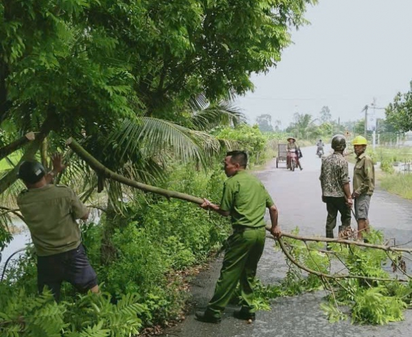 Công an Thái Bình phối hợp với các lực lượng ứng phó với bão số 3 -0