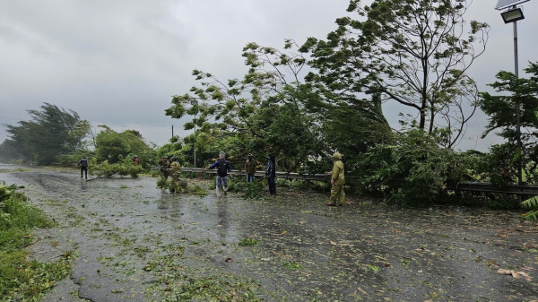 Công an Thái Bình phối hợp với các lực lượng ứng phó với bão số 3 -0