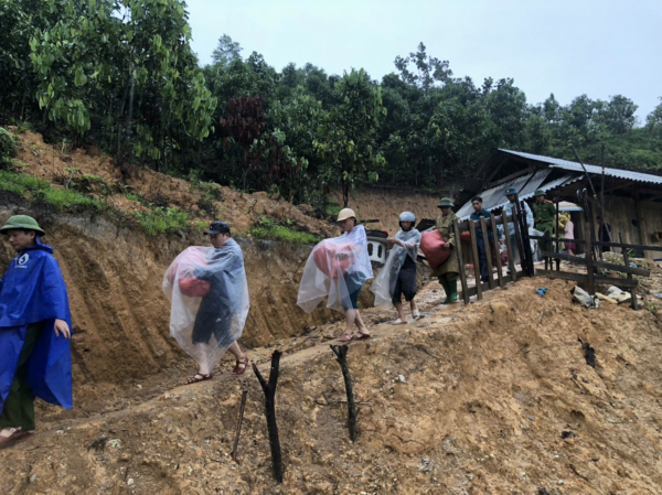 Công an tỉnh Yên Bái chủ động ứng phó với bão lũ ở mức cao nhất, bảo đảm tính mạng của nhân dân -3