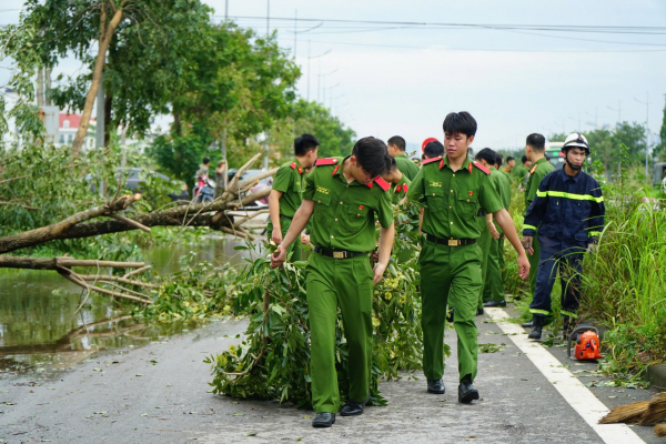  Học viện ANND và Học viện CSND huy động hơn gần 1.300 cán bộ, học viên khắc phục hậu quả bão số 3 -0