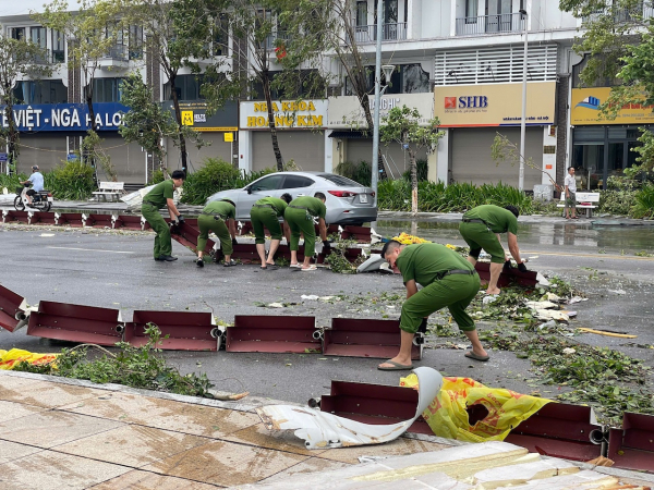 Công an Quảng Ninh khắc phục hậu quả sau bão -0