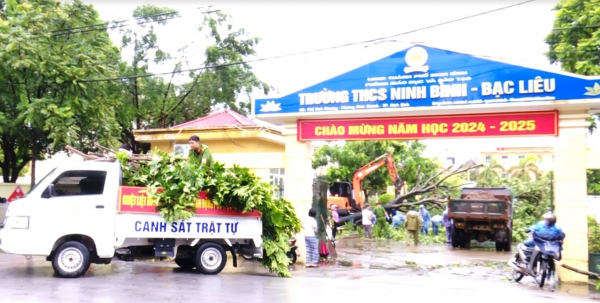 Công an tỉnh Ninh Bình triển khai khắc phục hậu quả cơn bão số 3 -4