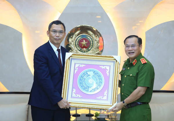Triển khai hiệu quả dự án “Xây dựng hệ thống quản lý dân cư và căn cước công dân” tại Lào -1