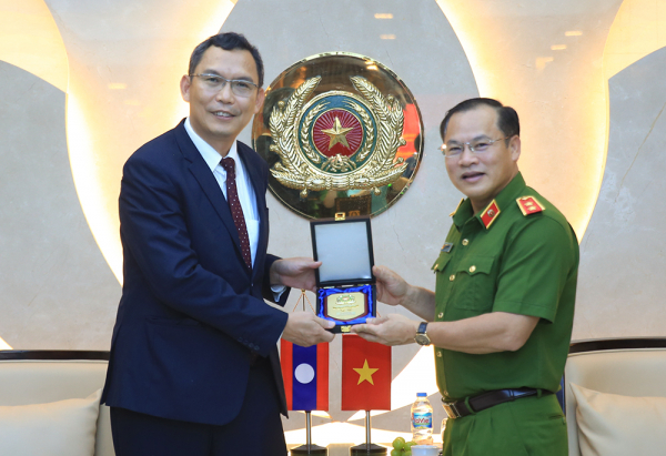 Triển khai hiệu quả dự án “Xây dựng hệ thống quản lý dân cư và căn cước công dân” tại Lào -2