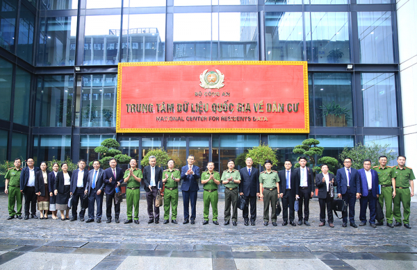 Triển khai hiệu quả dự án “Xây dựng hệ thống quản lý dân cư và căn cước công dân” tại Lào -0