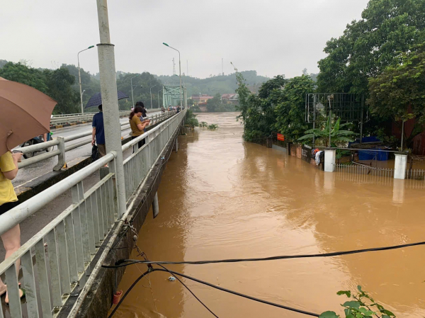 Đảm bảo vệ sinh môi trường, phòng chống dịch bệnh sau bão -0