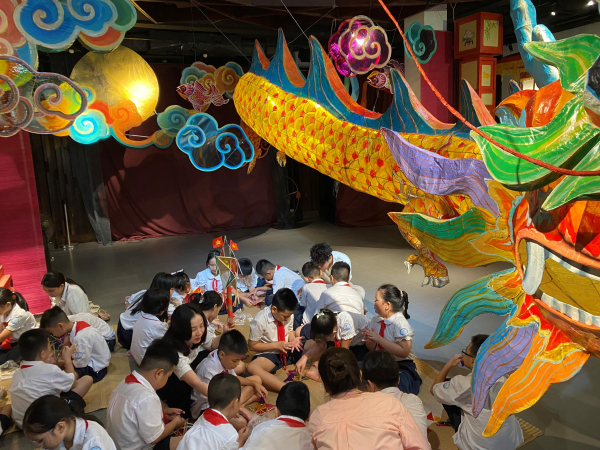 Rộn ràng Tết Trung thu trên phố cổ Hà Nội -0