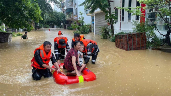 Trung đoàn Cảnh sát cơ động Tây Bắc giúp nhân dân khắc phục hậu quả bão số 3 tại Lào Cai, Yên Bái -2